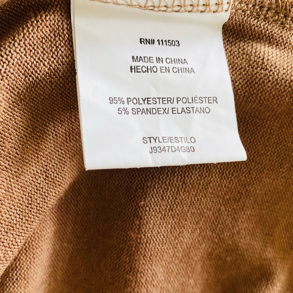 Women’s Crop Top With Cutout - Picture 8 of 8